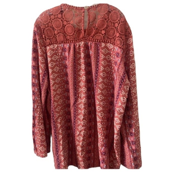 Weekend by Suzanne Betro Crocheted Lace Top Blouse - Picture 6 of 10